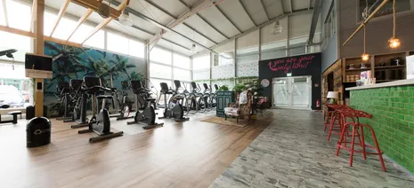 wineo Bodenbelag im Fitnessstudio Holzoptik mittel Fantasieoptik